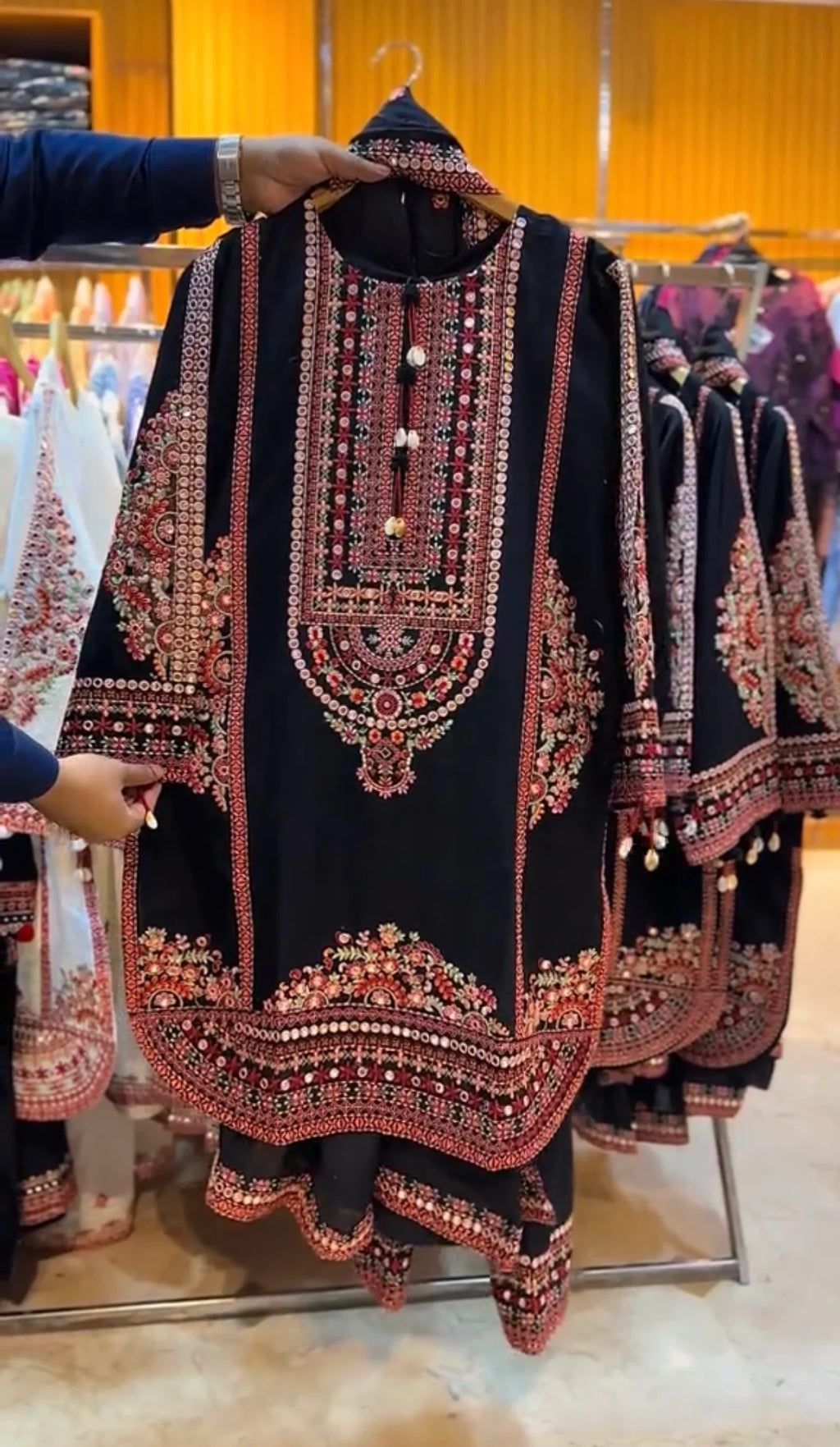 Lama Traditional 3Pcs Stitched