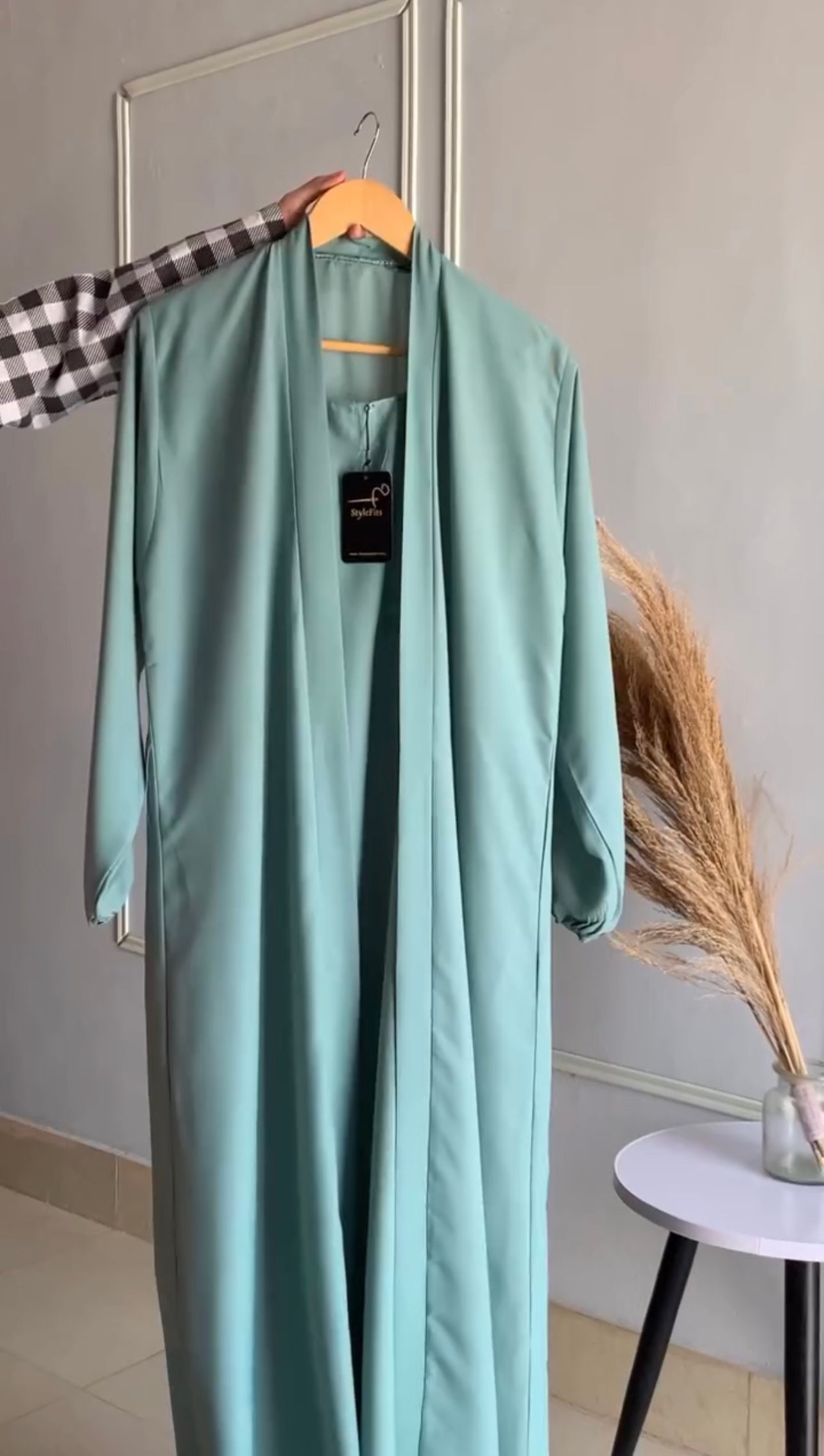 Lama Pack Of 4 Abaya With Scarf