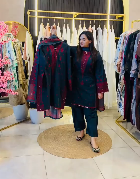 Lama Embroidered 3 Piece Dress